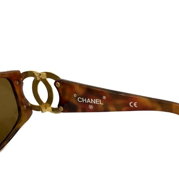 CHANEL Brown Vintage CC Logo Women’s Sunglasses - Picture 3 of 13